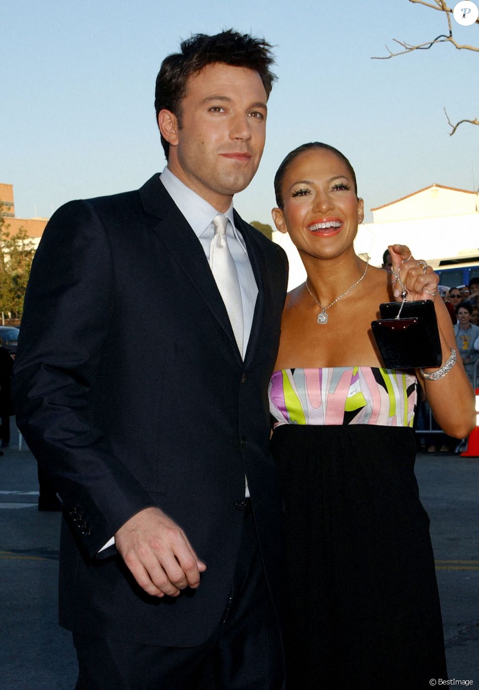 Ben Affleck et Jennifer Lopez n'ont pas encore officialisé leur relation mais prennent déjà de grandes décisions. JLo compte réemménager à Los Angeles pour être plus près de lui.