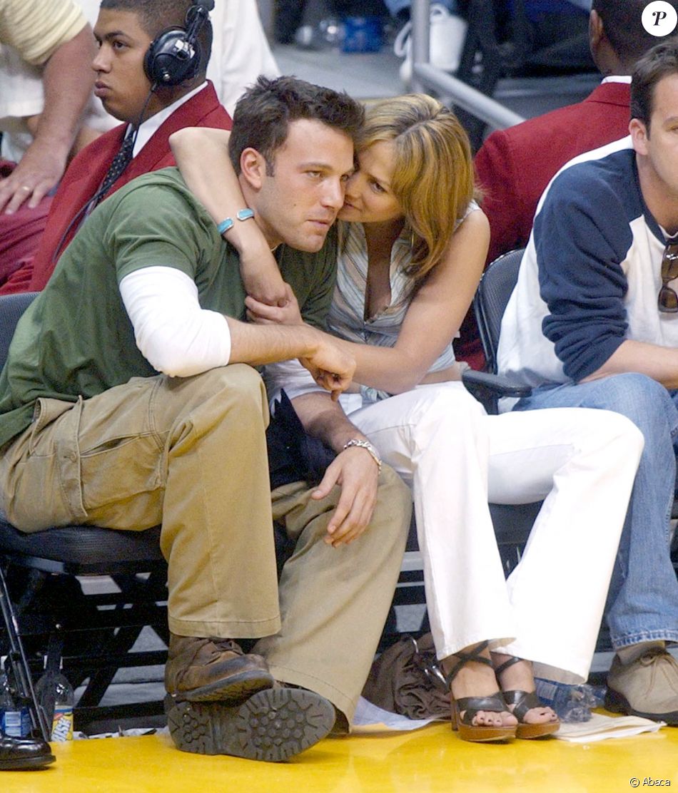 Jennifer Lopez et Ben Affleck ont été surpris bras dessus, bras dessous après un dîner en tête-à-tête. L'officialisation approche ?