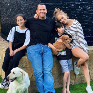 Jennifer Lopez, son ex-fiancé Alex Rodriguez et ses deux enfants, Max et Emme. Juin 2020.