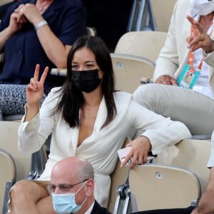 Tony Parker et sa compagne Alizé Lim dans les tribunes des Internationaux de France de Tennis de Roland Garros. Paris, le 9 juin 2021 © Dominique Jacovides / Bestimage