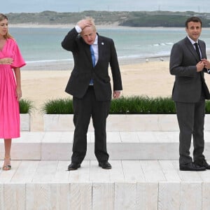Le Premier ministre Boris Johnson et sa femme Carrie lors de l'accueil officiel du président français Emmanuel Macron et sa femme Brigitte Macron au sommet des dirigeants du G7 à Carbis Bay, Royaume Uni, le 11 juin 2021. 