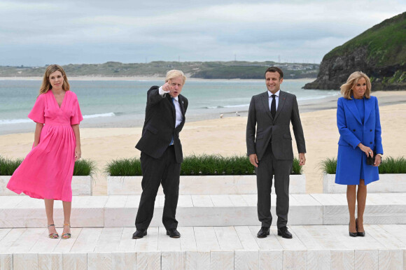 Le Premier ministre Boris Johnson et sa femme Carrie lors de l'accueil officiel du président français Emmanuel Macron et sa femme Brigitte Macron au sommet des dirigeants du G7 à Carbis Bay, Royaume Uni, le 11 juin 2021. 