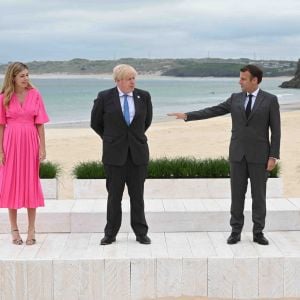 Le Premier ministre Boris Johnson et sa femme Carrie lors de l'accueil officiel du président français Emmanuel Macron et sa femme Brigitte Macron au sommet des dirigeants du G7 à Carbis Bay, Royaume Uni