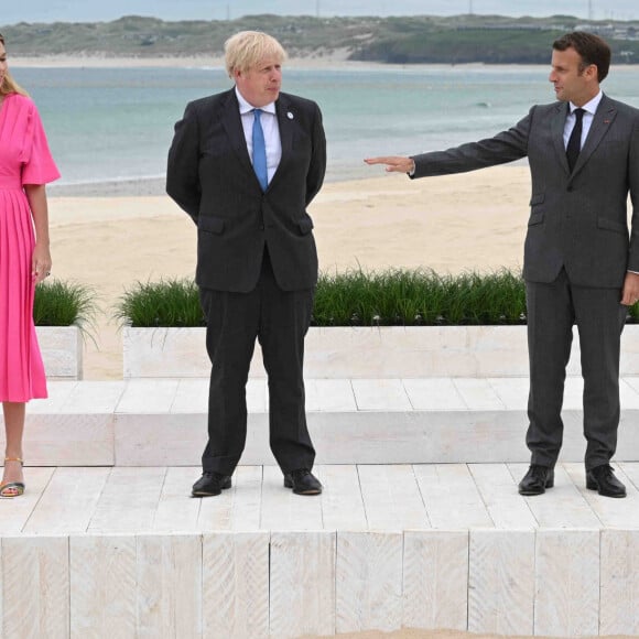 Le Premier ministre Boris Johnson et sa femme Carrie lors de l'accueil officiel du président français Emmanuel Macron et sa femme Brigitte Macron au sommet des dirigeants du G7 à Carbis Bay, Royaume Uni