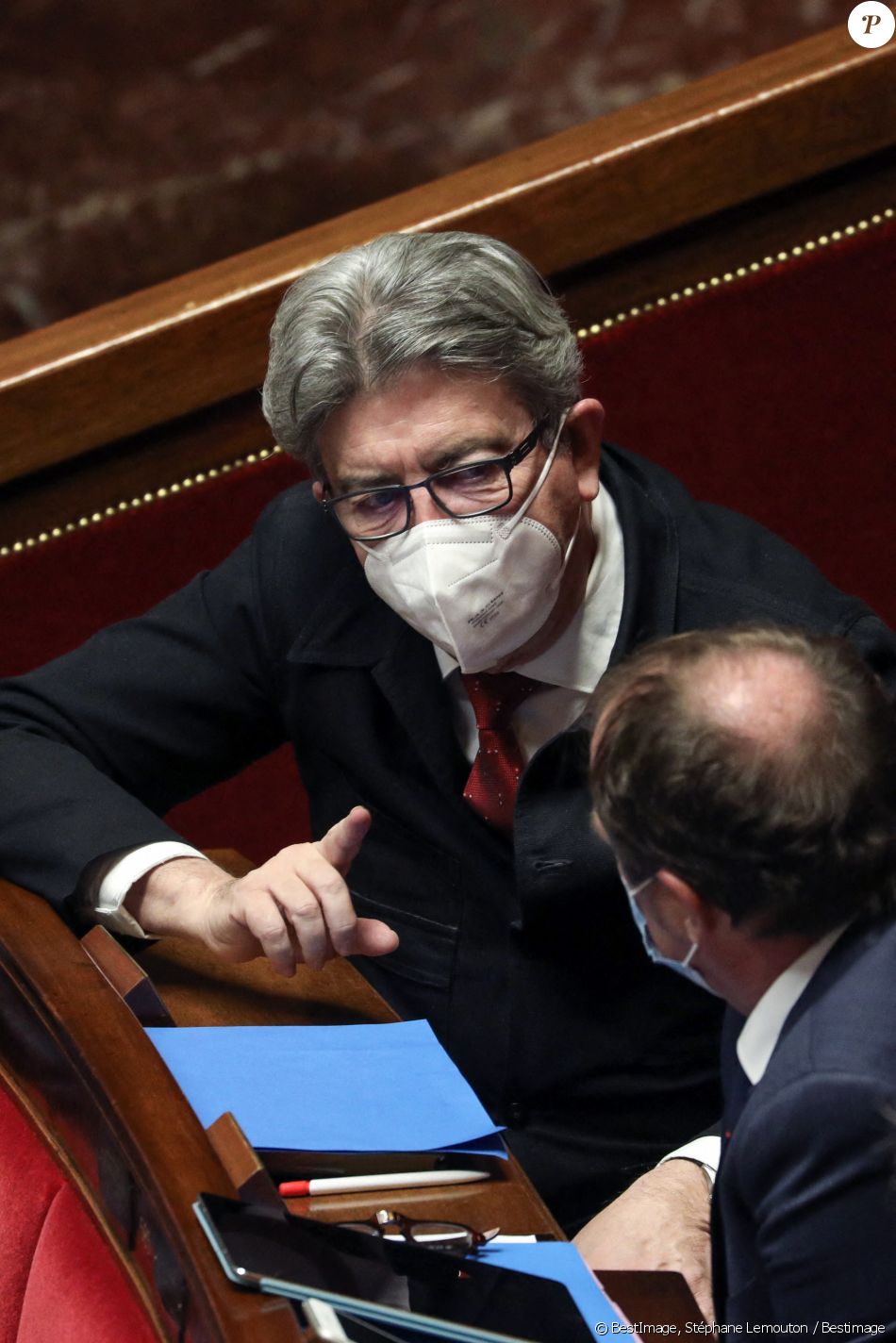 Jean-Luc Mélenchon, président et député du parti La France Insoumise et Stéphane Peu. député de la 2e circonscription de Seine-Saint-Denis - Séance de questions au gouvernement à l'Assemblée Nationale, Paris, le 9 février 2021. © Stéphane Lemouton / Bestimage