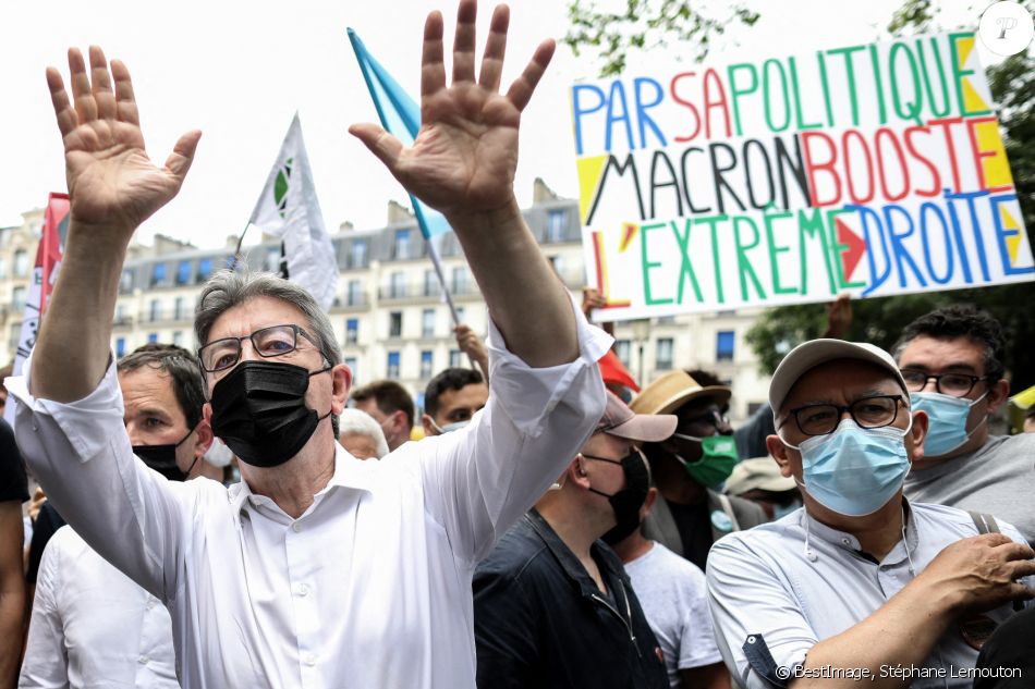Jean-Luc Mélenchon, président et député du parti La France Insoumise - Journée nationale de mobilisation pour les libertés et contre les idées d'extrême droite, Paris, le 12 juin 2021 © Stéphane Lemouton / Bestimage