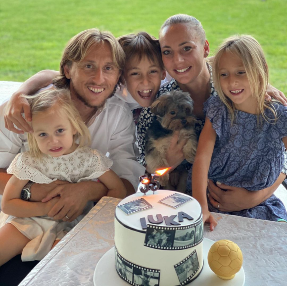 Luka Modrić, son épouse Vanja Bosnić et leurs trois enfants Ivano, Ema et Sofia. Septembre 2020.