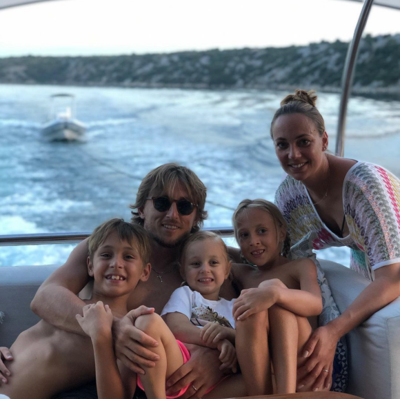 Luka Modrić, son épouse Vanja Bosnić et leurs trois enfants Ivano, Ema et Sofia. Août 2020.
