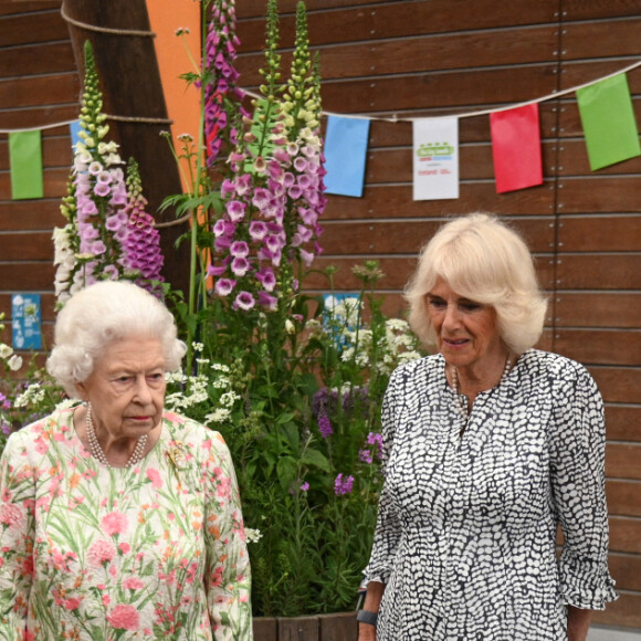 La reine Elisabeth II, Camilla Parker Bowles, duchesse de Cornouailles, et Catherine Kate Middleton, duchesse de Cambridge, participent au Big Lunch Initiative en marge du sommet du G7 à Saint Ives le 11 juin 2021.