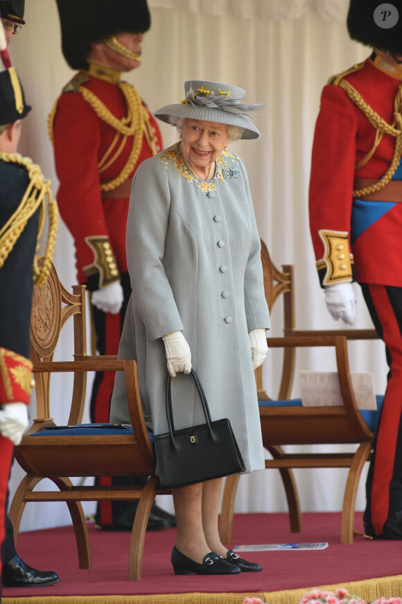 Trooping of the colour - La reine Elisabeth II d'Angleterre assiste seule à la cérémonie au chateau de Windsor le 12 juin 2021.