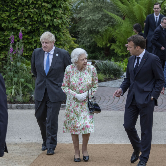 La reine Elisabeth II d'Angleterre, Emmanuel Macron, Boris Johnson et Joe Biden, à la réception en marge du sommet du G7 à l'Eden Project le 11 juin 2021.