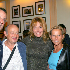 Michel Jonasz, Clémentine Célarié et Florence Darel - Soirée de générale de la pièce "Les grandes occasions" au théâtre Édouard VII à Paris