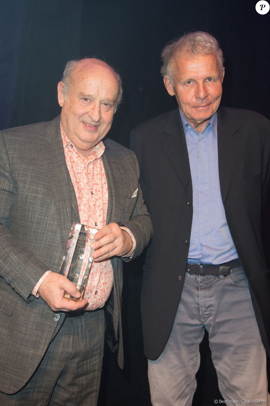 Michel Jonasz (Stétho d'Or catégorie "Théâtre") et Patrick Poivre d'Arvor (PPDA) - 3ème Gala caritatif des "Stéthos d'Or" qui récompensent les artistes qui contribuent au bien-être de tous, organisé par la Fondation pour la Recherche en Physiologie au George V à Paris, le 11 mars 2019. © Coadic Guirec/Bestimage