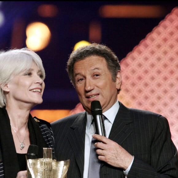 Françoise Hardy et Michel Drucker aux Victoires de la musique en 2005.