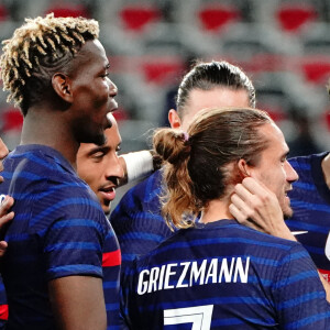 Joie - Antoine Griezmann (France) - Karim Benzema (France) - Paul Pogba (France) lors du match amical de préparation de l'UEFA Euro 2020 "France - Pays de Galles (3-1)" au stade Allianz Riviera à Nice, le 2 juin 2021.