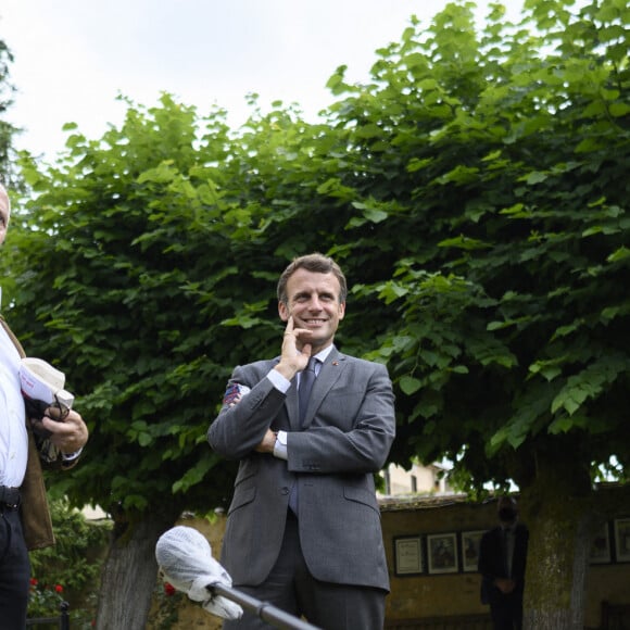 Fabrice Luchini récite des fables de la Fontaine - Le président Emmanuel Macron et sa femme Brigitte visitent la maison natale de Jean de La Fontaine à Château-Thierry le 17 juin 2021. © Eliot Blondet / Pool / Bestimage