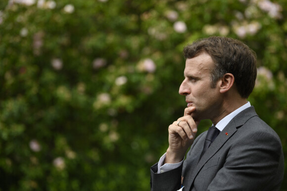 Le président Emmanuel Macron à la maison natale de Jean de La Fontaine à Château-Thierry le 17 juin 2021. © Eliot Blondet / Pool / Bestimage