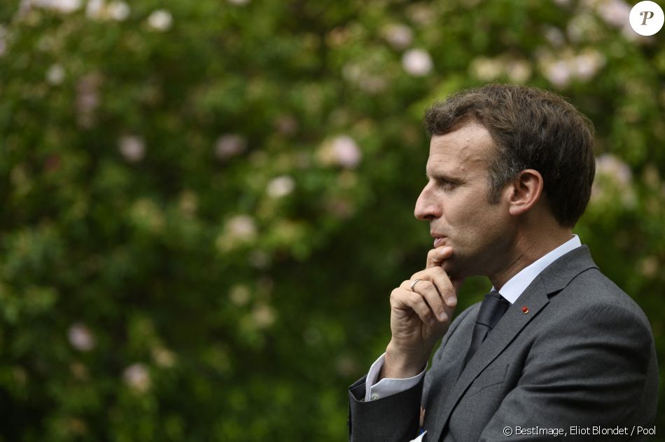 Le président Emmanuel Macron à la maison natale de Jean de La Fontaine à Château-Thierry le 17 juin 2021. © Eliot Blondet / Pool / Bestimage