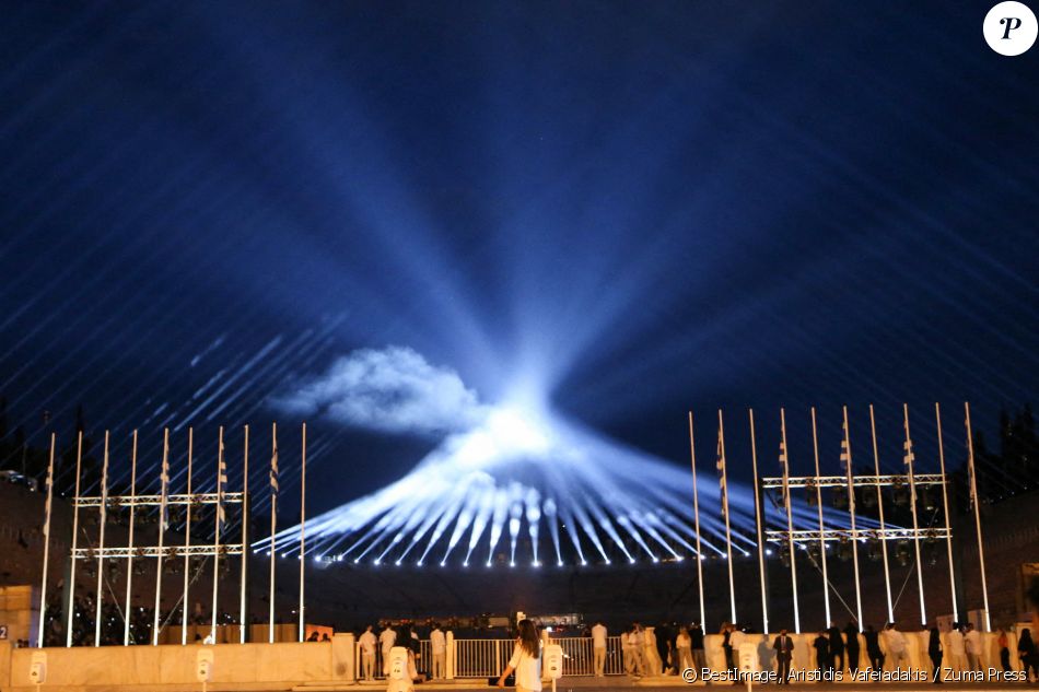 Défilé de mode Dior Cruise 2022 au stade Panathenaic à Athènes. Le 17 juin 2021 © Aristidis Vafeiadakis / Zuma Press / Bestimage