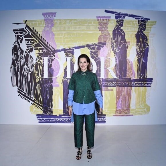 Amira Casar au défilé de mode Dior Cruise 2022, au stade Panathenaic à Athènes. Le 17 juin 2021