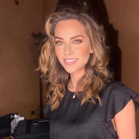 Mélissa Theuriau très en beauté pour le Nouvel An. Décembre 2020
