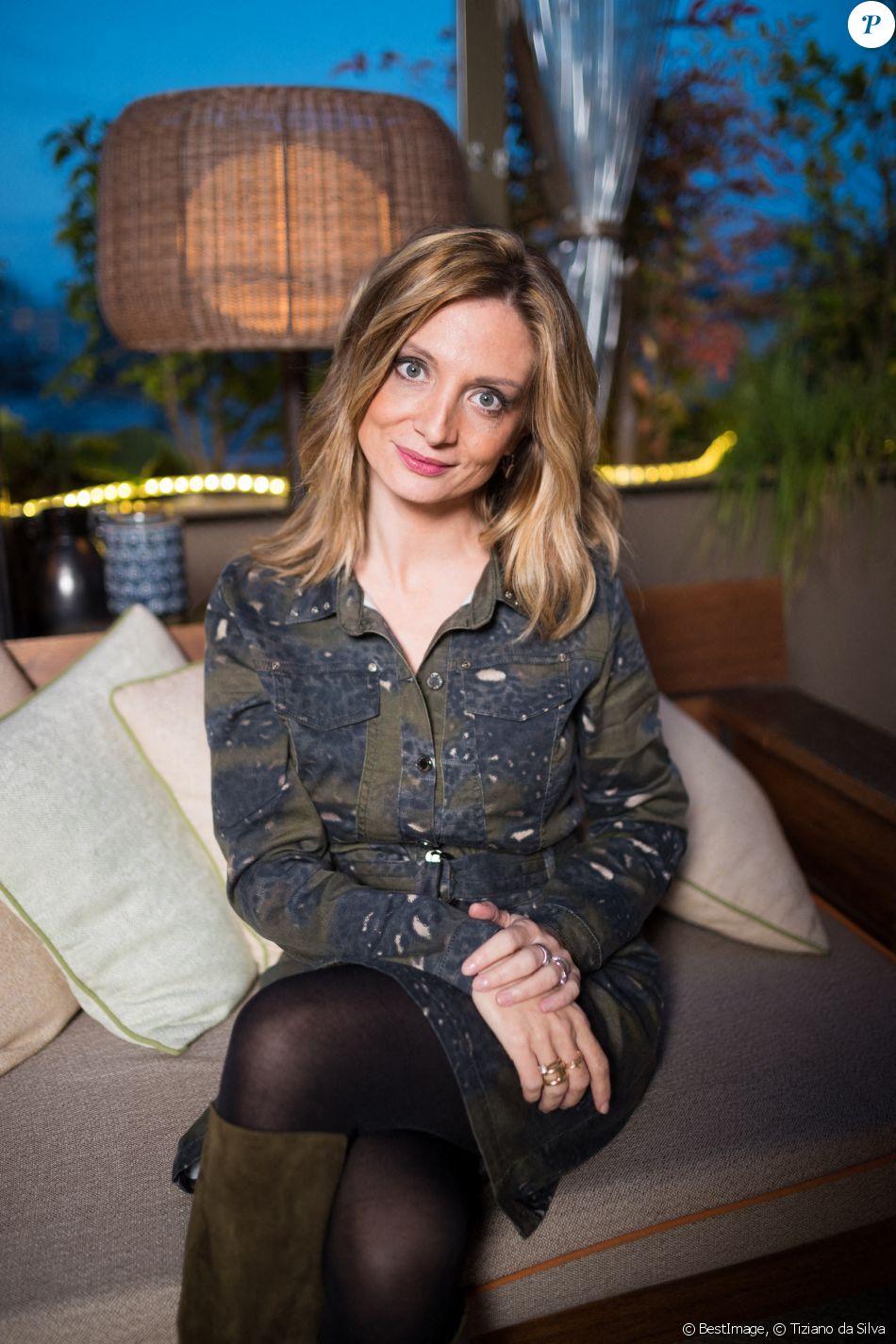 Carole Carat, la soeur de Fabienne Carat, intègre l'équipe de décoratrices d'intérieur de l'émission "Maison à vendre". © Tiziano da Silva / Bestimage