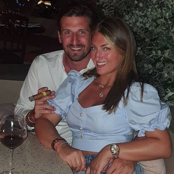 Nicolas Tesic, l'ancien compagnon de Laury Thilleman, avec sa petite amie Mary