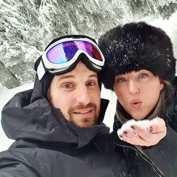 Nicolas Tesic, l'ancien compagnon de Laury Thilleman, avec sa petite amie Mary