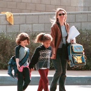 Michelle Pfeiffer et ses enfants Claudia Rose et John Henry à Los Angeles, en mars 2000.