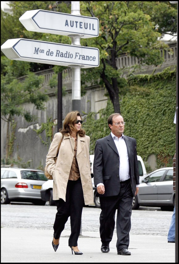 Valérie Trierweiler et François Hollande à Paris en 2008.