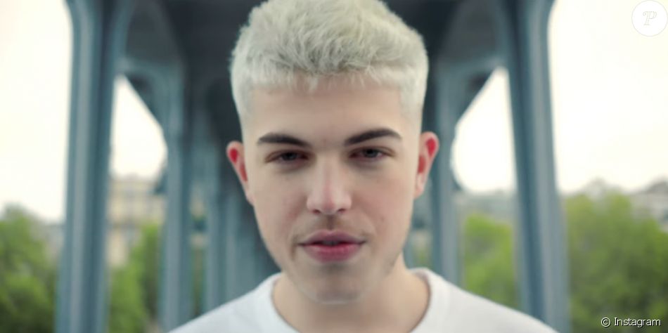 Enzo Castaldi, fils de Benjamin Castaldi et Flavie Flament, se lance dans le rap sous le nom de "La Zoz".
