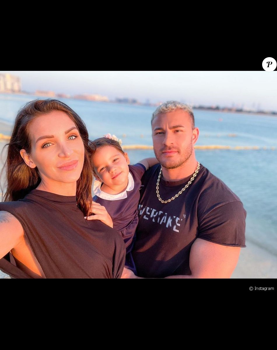 Julia Paredes avec son mari Maxime et leur fille Luna, le 14 février 2021