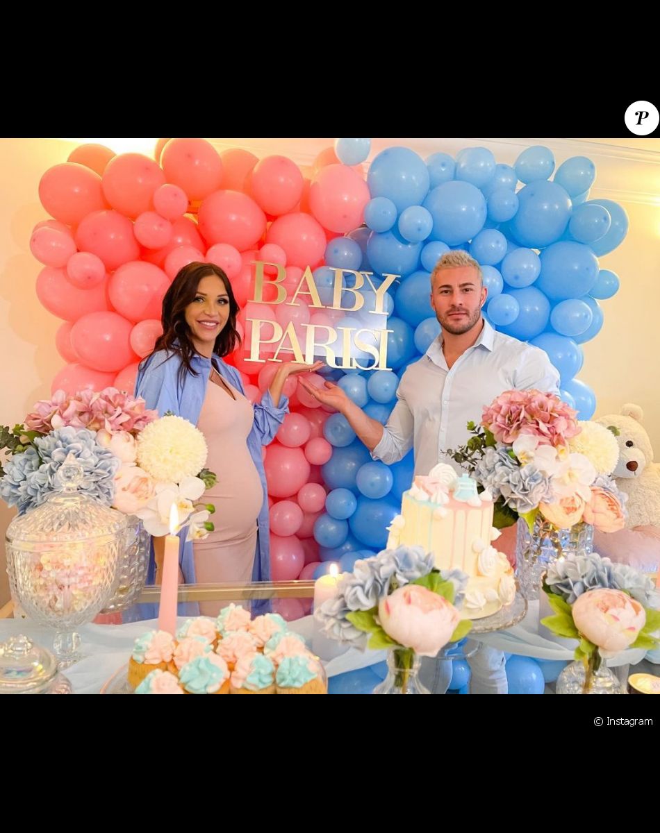 Julia Paredes et Maxime à leur gender reveal, le 22 janvier 2021