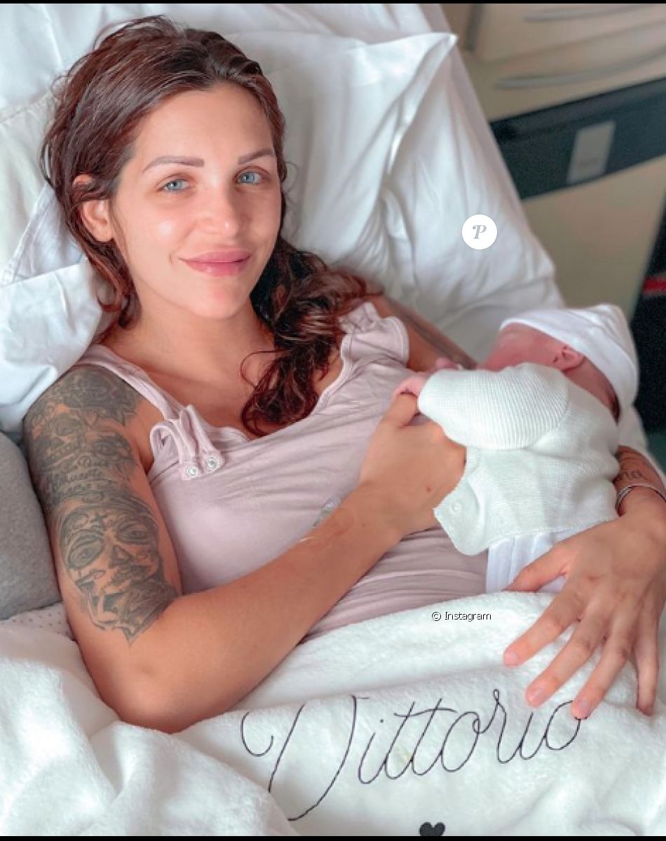 Julia Paredes présente son fils Vittorio, né le 25 juin 2021.