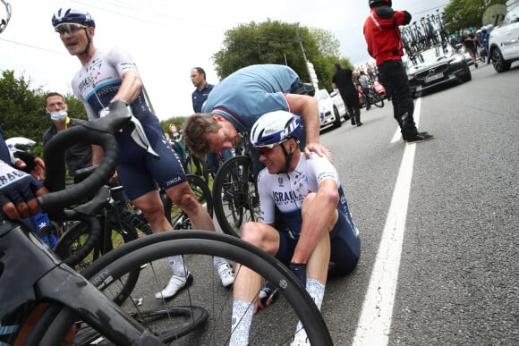 Plusieurs coureurs blessés après une série de chutes lors de la première étape du Tour de France. Photo: Garnier Etienne/GodingImages/Pete Goding.