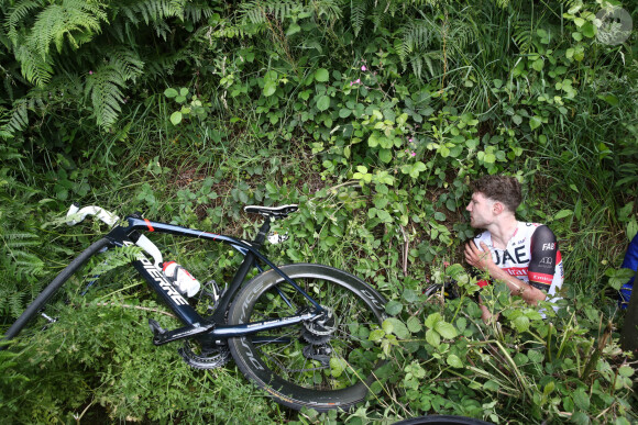 Plusieurs coureurs blessés après une série de chutes lors de la première étape du Tour de France. Photos: Garnier Etienne/GodingImages/Pete Goding.