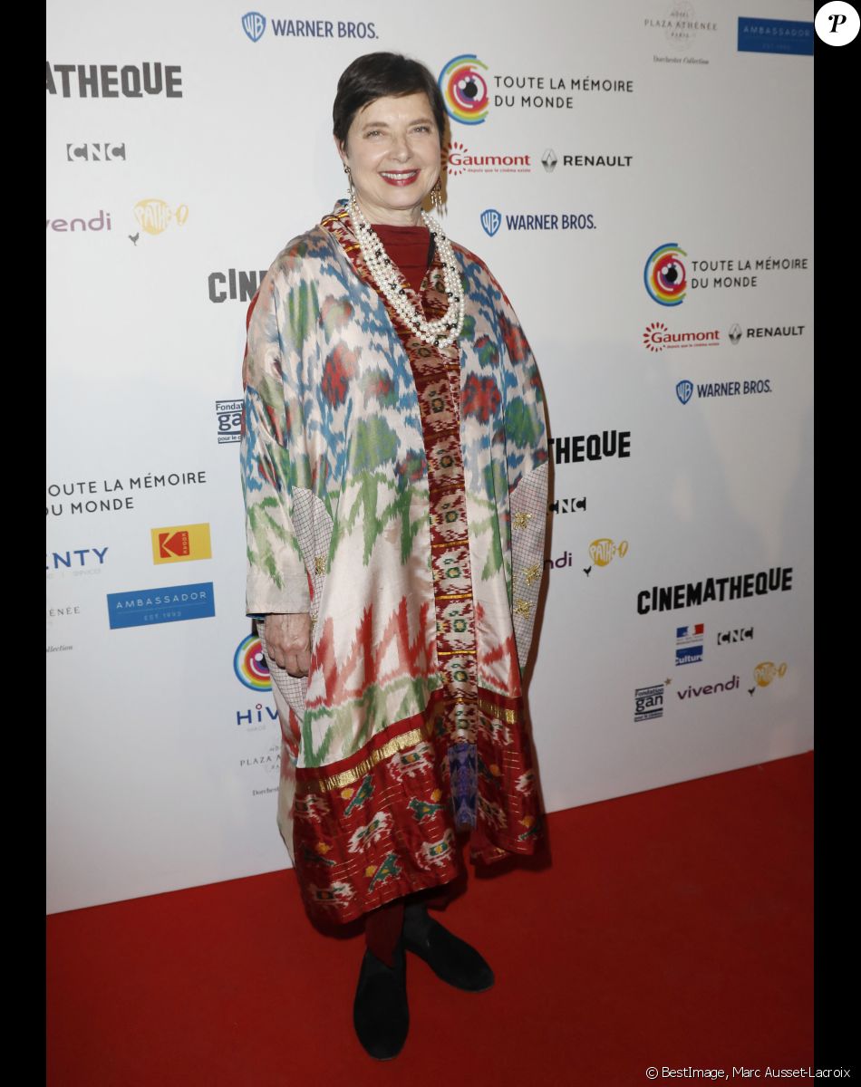 Isabella Rossellini lors du photocall de la soirée d'ouverture de la 8ème édition du Festival International du Film Restauré "Toute la mémoire du monde" à la Cinémathèque française à Paris, France, le 4 mars 2020. © Marc Ausset-Lacroix/Bestimage