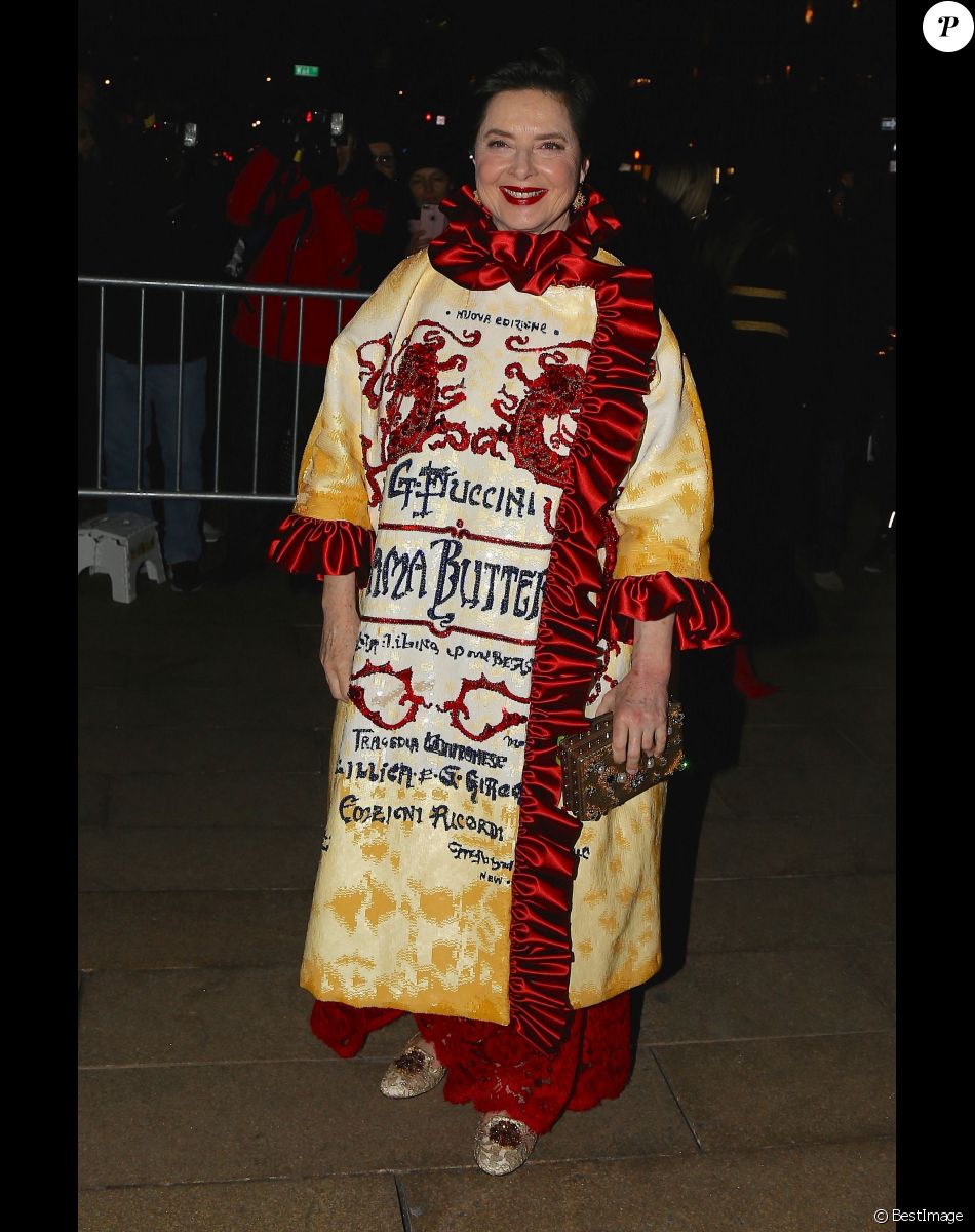 Isabella Rossellini à la soirée "Dolce & Gabbana Alta Moda 2018 collection" au Metropolitan Opera House à New York le 8 avril 2018.