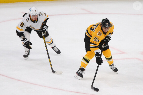 David Pastrnak (88) lors du match Boston Bruins - Pittsburgh Penguins au TD Garden. Boston, le 3 avril 2021.