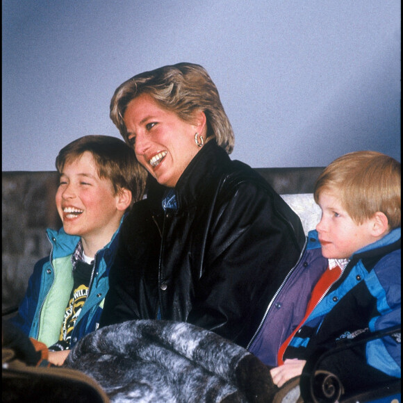 Archives - Lady Diana et ses fils William et Harry à Lech en 1993. 