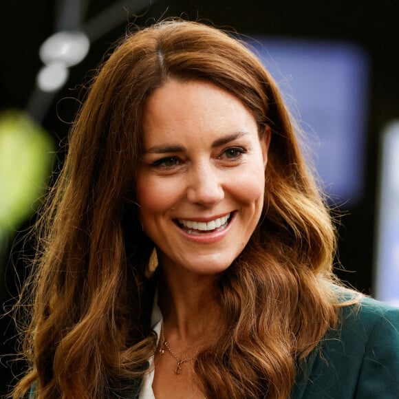 Catherine (Kate) Middleton, duchesse de Cambridge, rencontrent des enfants d'Edzell Nursery lors de leur visite au parc Starbank à Édimbourg, Ecosse, Royaume Uni, le 27 mai 2021, pour découvrir comment "Fields in Trust" contribue à la protection des espaces verts de la ville.