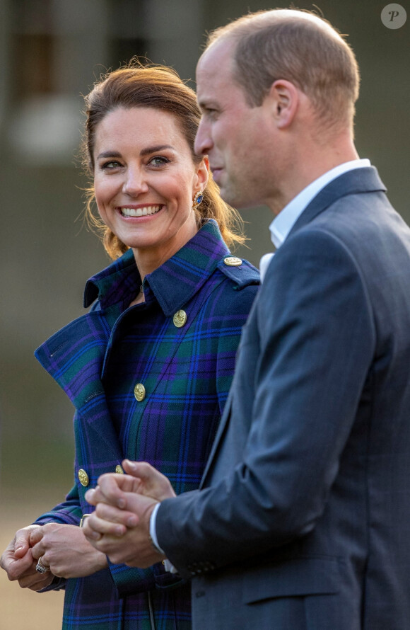Le prince William, duc de Cambridge, et Kate Catherine Middleton, duchesse de Cambridge, ont assisté à une projection du film "Cruella" dans un drive-in à Edimbourg, à l'occasion de leur tournée en Ecosse. 