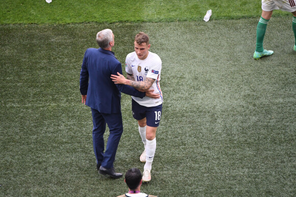 Lucas Digne et Didier Deschamps lors du match de l'UEFA Euro 2020 opposant la Hongrie à la France au stade Puskas Arena à Budapest, Hongrie, le 19 juin 2021. © Anthony Bibard/FEP/Panoramic/Bestimage