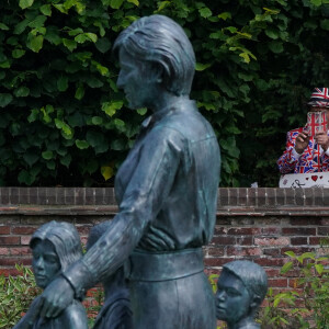 Illustrations de la statue de la princesse Diana (Lady Di) au palais de Kensington à Londres le 2 juillet 2021.