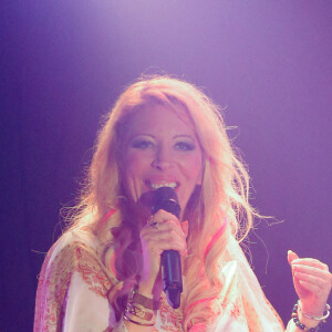 Exclusif - Loana (Loana Petrucciani) - Concert de Eryl Prayer (sosie d'Elvis Priesley) lors de la tournée "Elvis Tour intimiste" avec la participation de Loana au bateau théâtre "Le Nez Rouge" à Paris, le 26 juin 2021. © Christophe Clovis / Bestimage