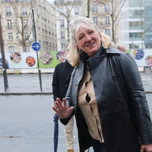 Exclusif - Charlotte de Turckheim - People à leur arrivée dans les studios RTL à Paris. Le 16 décembre 2019. © Jonathan Rebboah / Panoramic / Bestimage