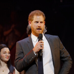 Le prince Harry, duc de Sussex, lors d'un gala de soutien pour la fondation des Invictus Games au théâtre Dominion à Londres le 6 décembre 2018.