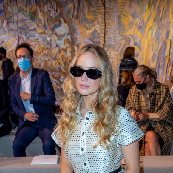 Jennifer Lawrence assiste au défilé de mode Haute-Couture 2021/2022 Christian Dior au musée Rodin. Paris, le 5 juillet 2021. © Olivier Borde/Bestimage