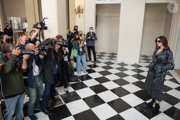 Monica Bellucci assiste au défilé de mode Haute-Couture 2021/2022 Christian Dior au musée Rodin. Paris, le 5 juillet 2021.
