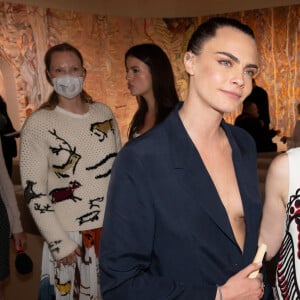 Cara Delevingne et Jessica Chastain assistent au défilé de mode Haute-Couture 2021/2022 Christian Dior au musée Rodin. Paris, le 5 juillet 2021.